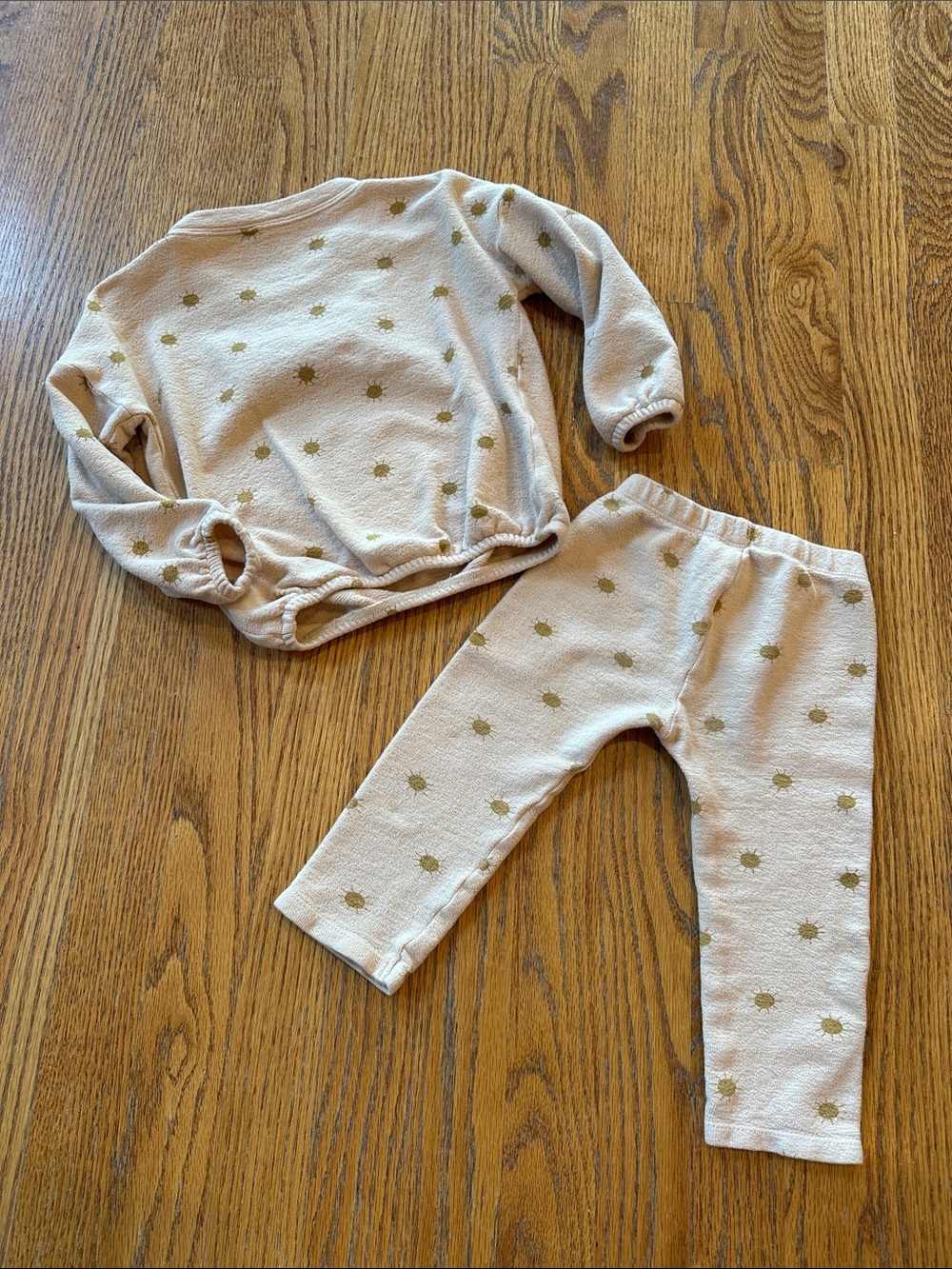 Rylee + Cru Pinkish khaki Sun Print spongey knit set - 18-24mo - good condition - Picture 3 of 3